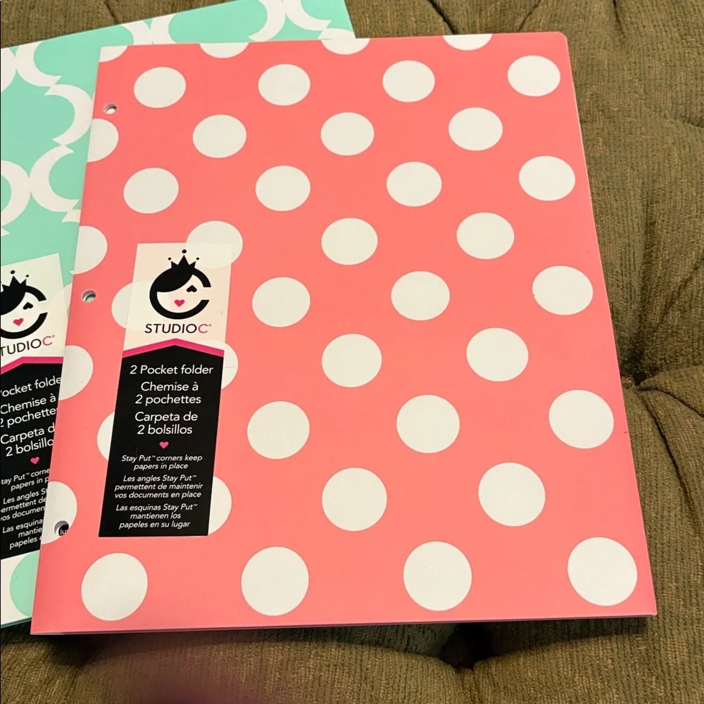 Studio C “The Pattern Play” Collection 3 2-pkt poly folders and 6 file folders.